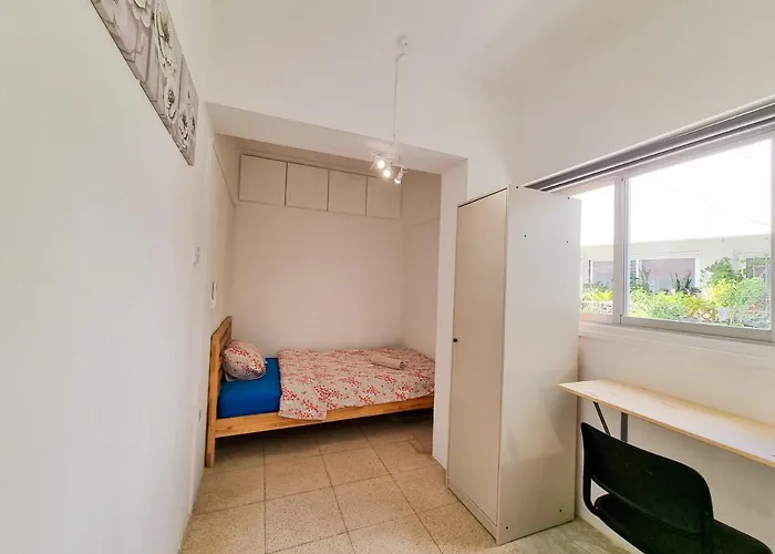 Gazde/Camere de închiriat View